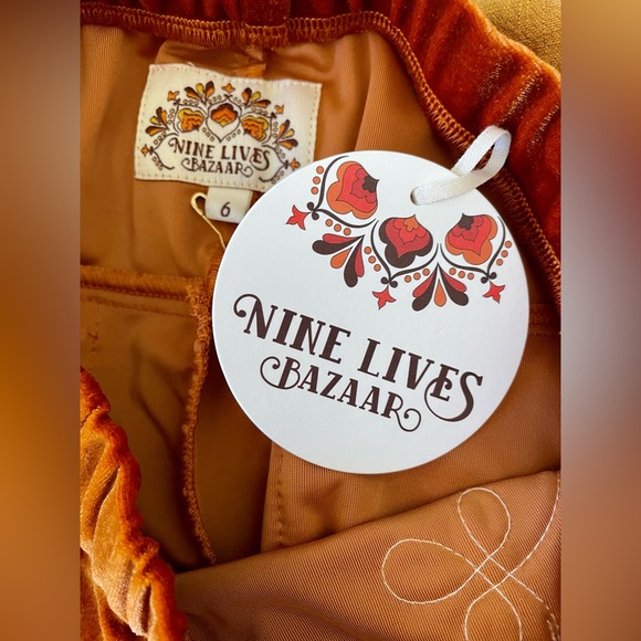 Nine Lives Bazaar Zeppelin Flare Velvet Pants in Rust. Size AUS6 Tall/US 2 Tall - Picture 7 of 9